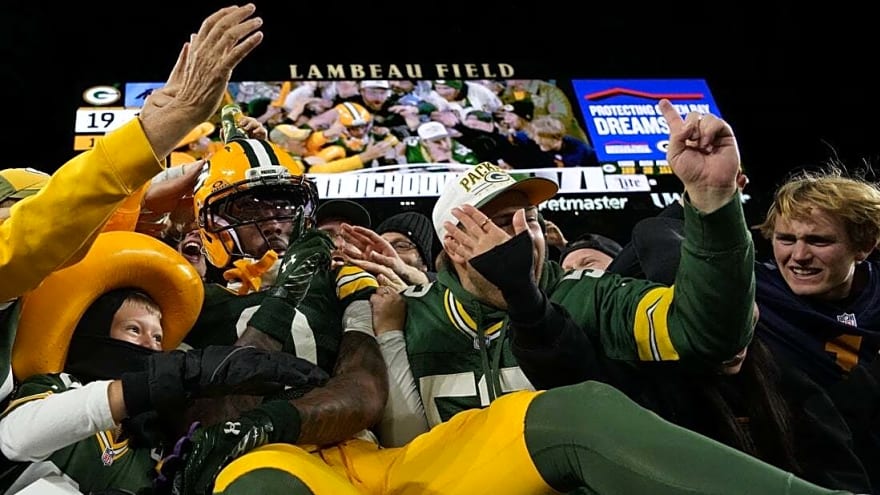 Packers ride Jordan Love's 3 TD tosses to victory over Panthers