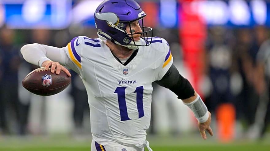 Vikings QB Carson Wentz (shoulder) placed on IR