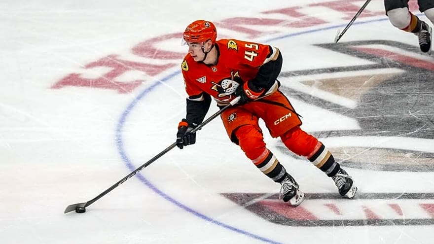 Ducks counting on rookie Beckett Sennecke as they host Canucks