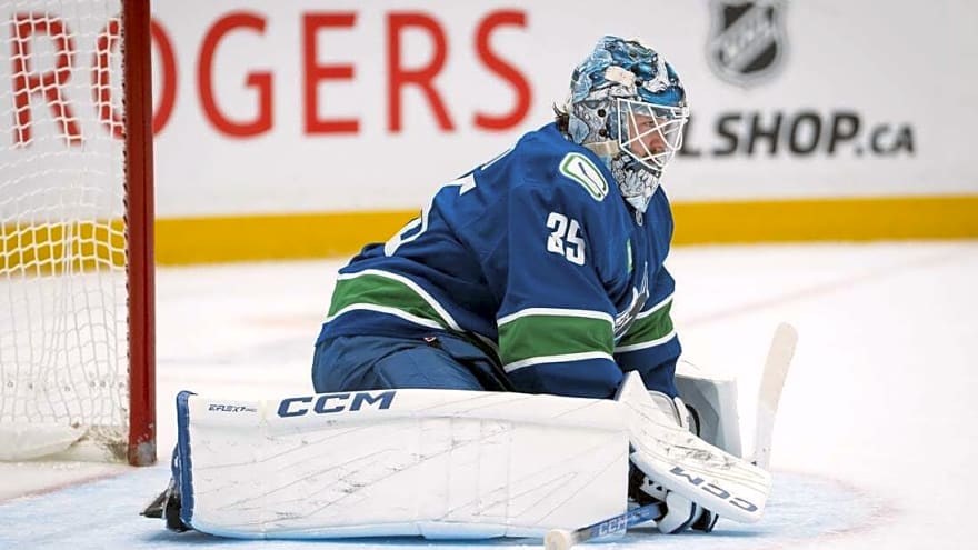 Canucks get boost between the pipes for Sabres matchup