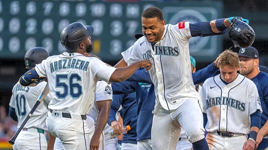 Julio Rodriguez delivers walk-off in return as Mariners beat Giants