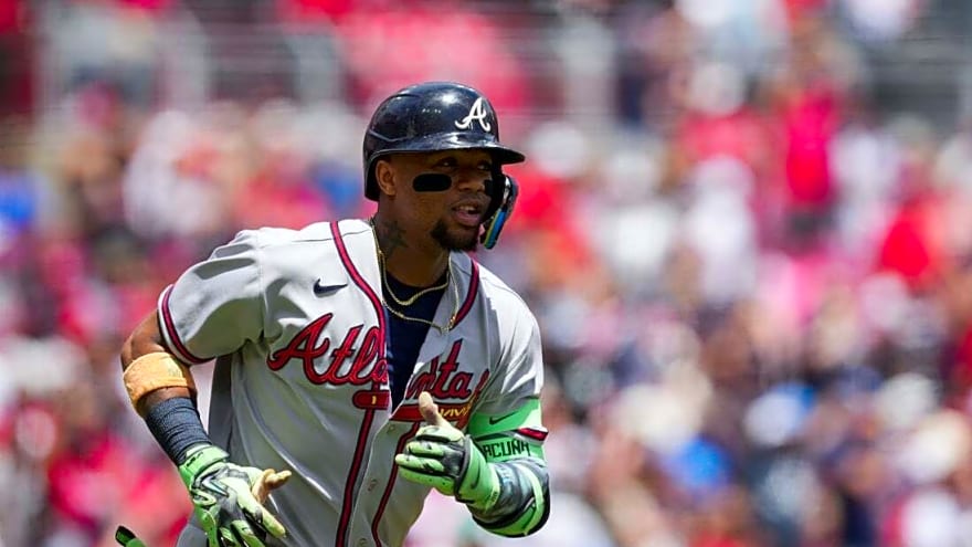 Braves' Ronald Acuna Jr. exits vs. White Sox with apparent leg injury