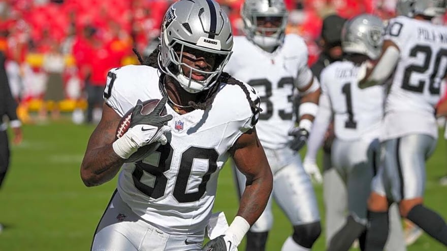 Report: Raiders bringing back TE Ian Thomas