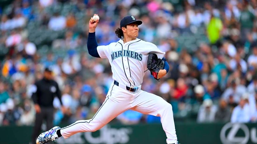 Bryan Woo's home scoreless streak sets team mark as M's down Angels