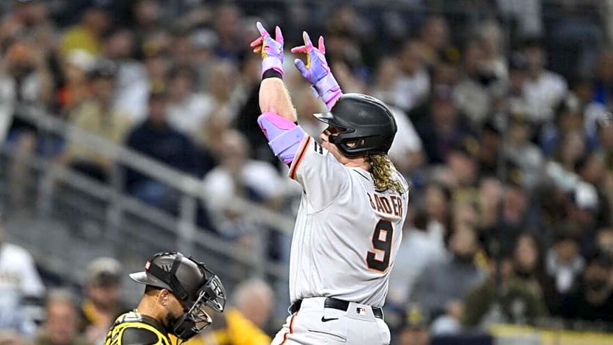 Giants get first homer of season, edge Padres for first win
