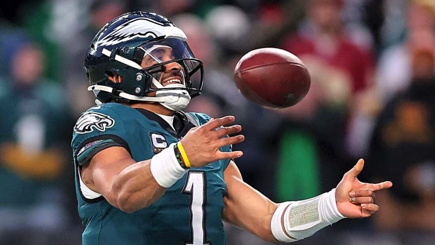 Bench Jalen Hurts? Eagles&#39; Nick Sirianni shoots down &#39;ridiculous&#39; QB idea