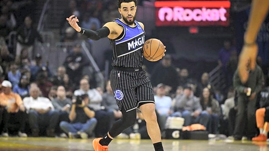 Report: Magic trade veteran Tyus Jones to Hornets