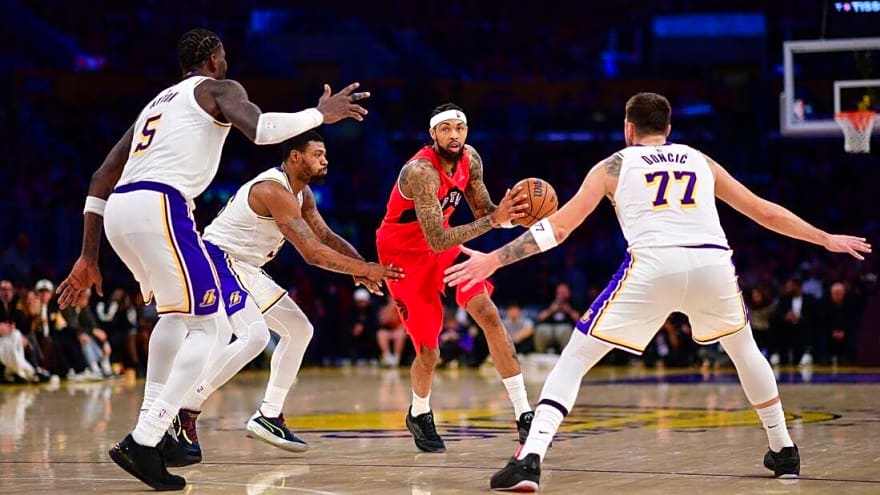 Lakers hope to exploit absence of Nuggets' big men