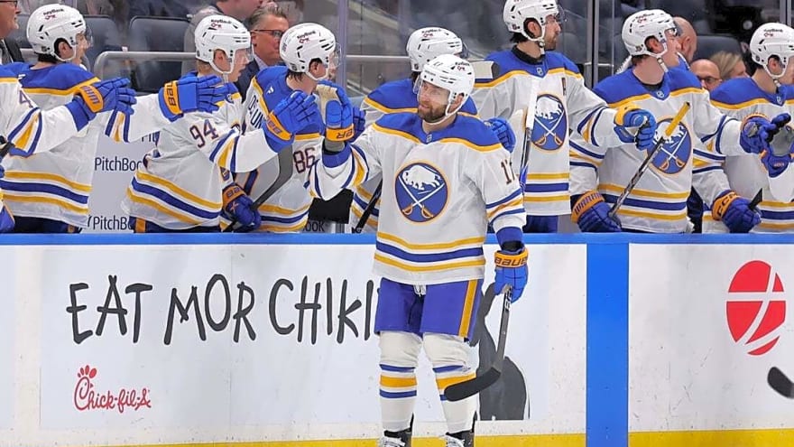 Jason Zucker's 2-goal effort helps surging Sabres defeat Islanders
