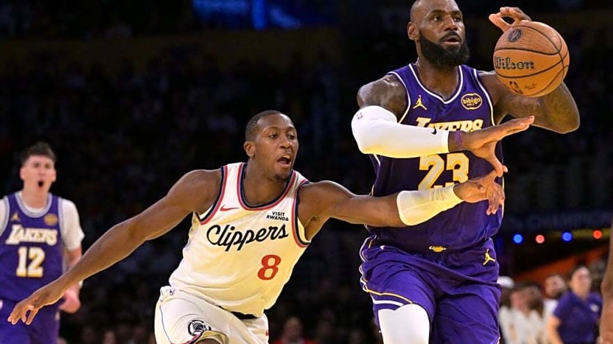 LeBron James (foot) won&#39;t play against Pelicans