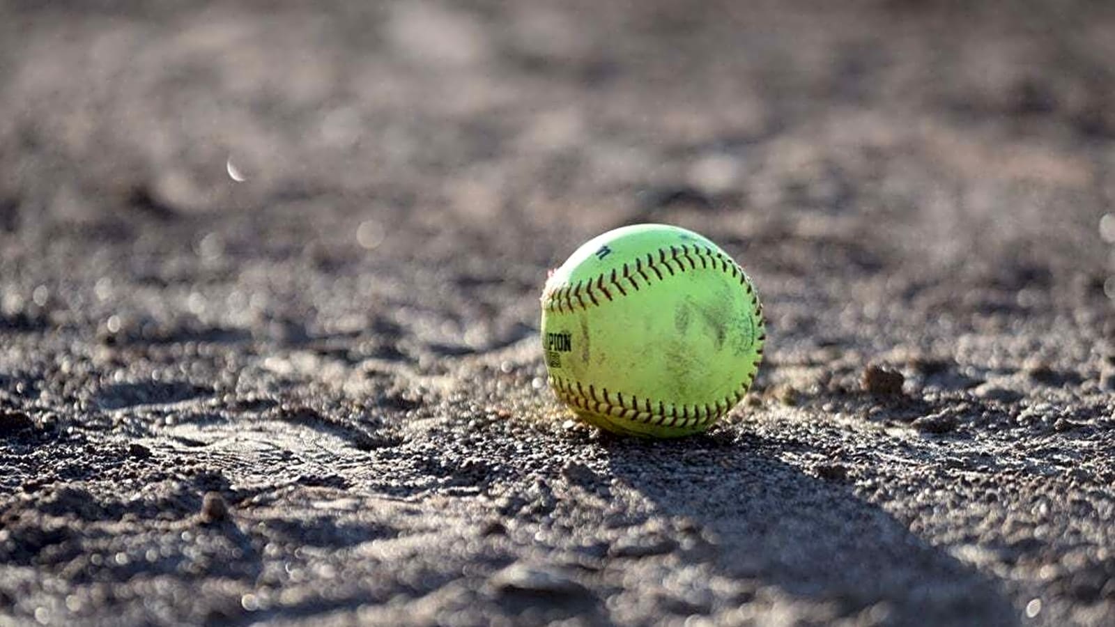 MLB purchasing stake in women&#39;s pro softball league