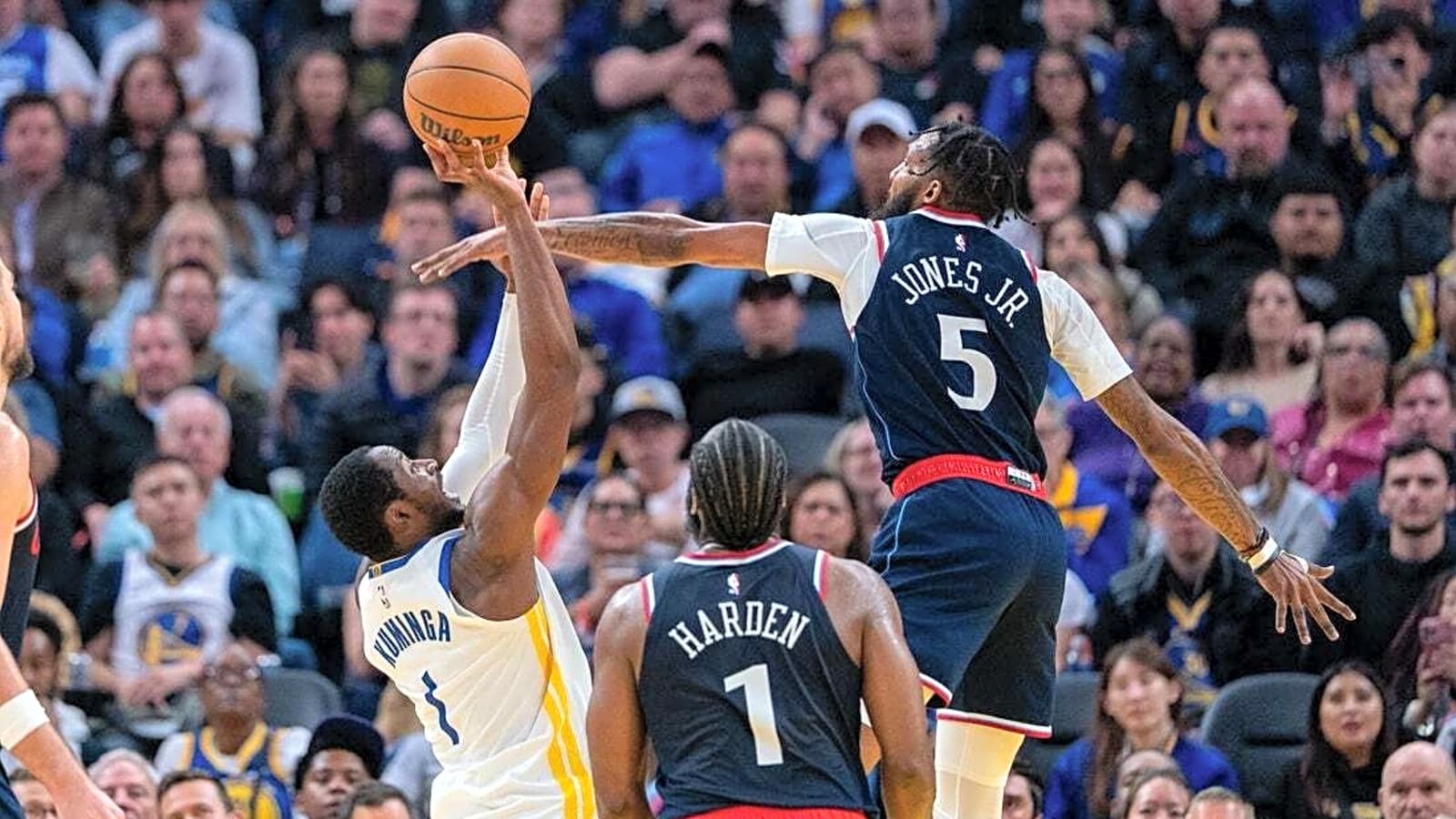 Warriors hold Clippers to their lowest point total in 4 years