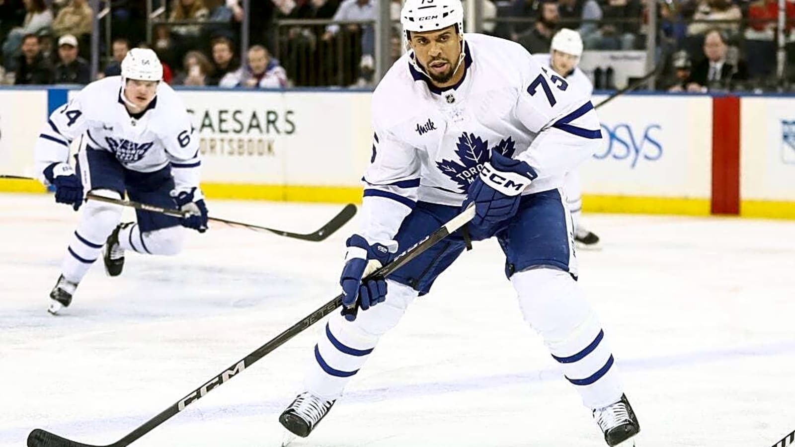 Maple Leafs send F Ryan Reaves to Sharks for D Henry Thrun