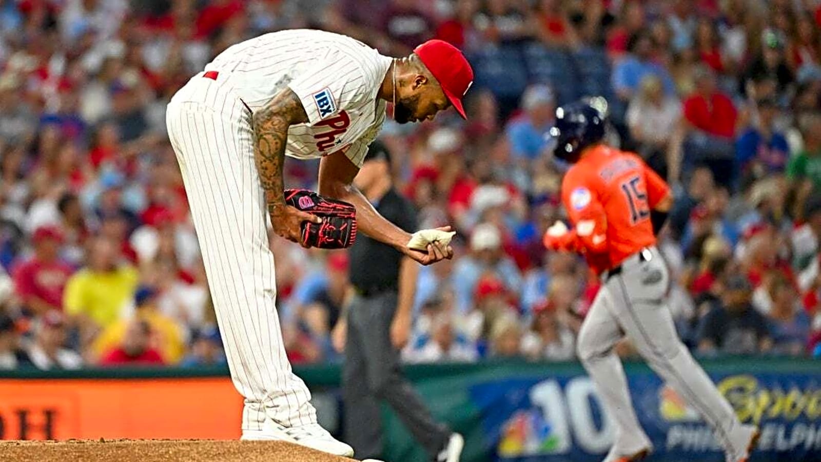Kyle Schwarber blasts grand slam as Phillies beat Astros