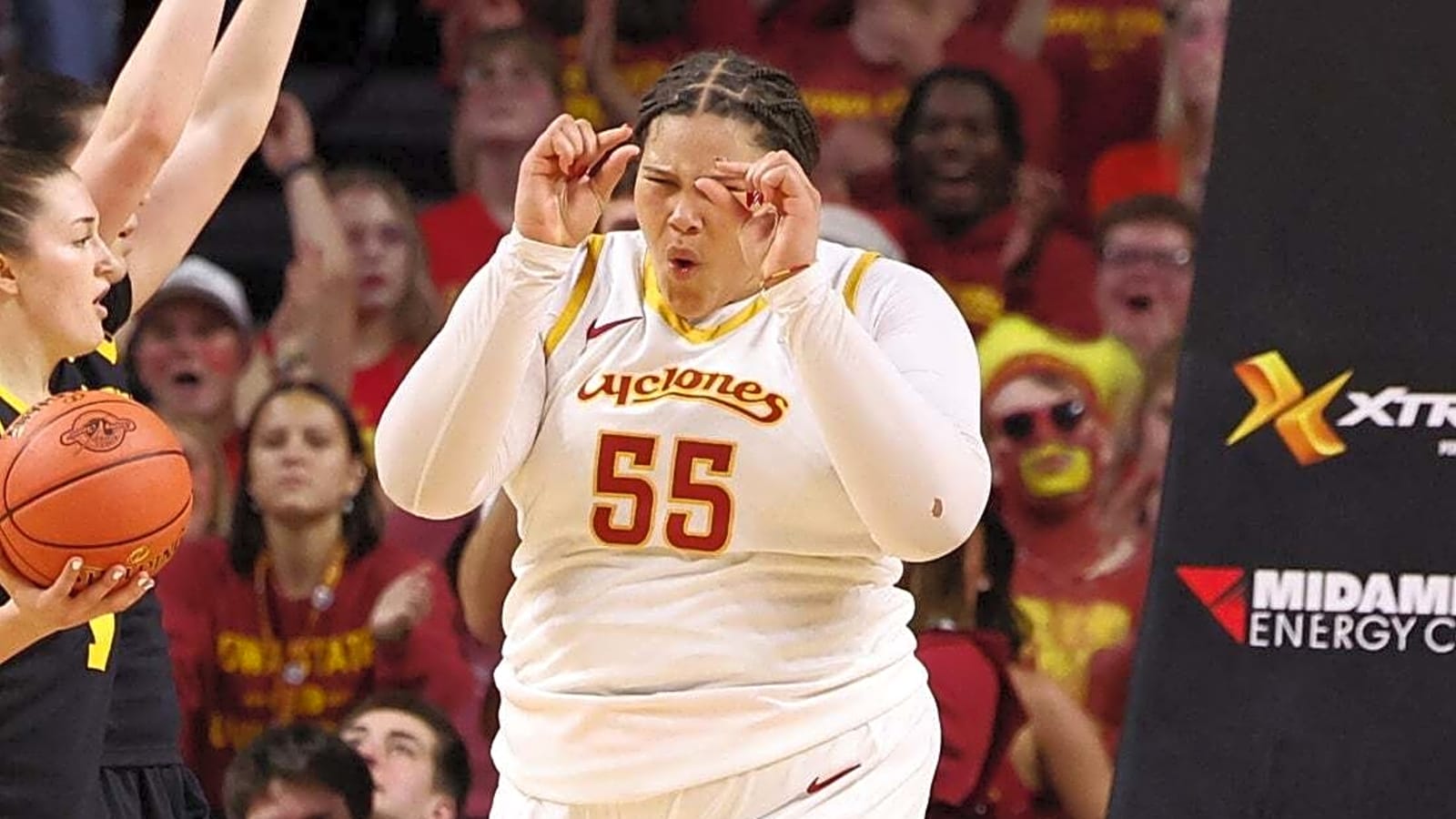 Women's Top 25 roundup: No. 10 Iowa State outlasts rival No. 11 Iowa
