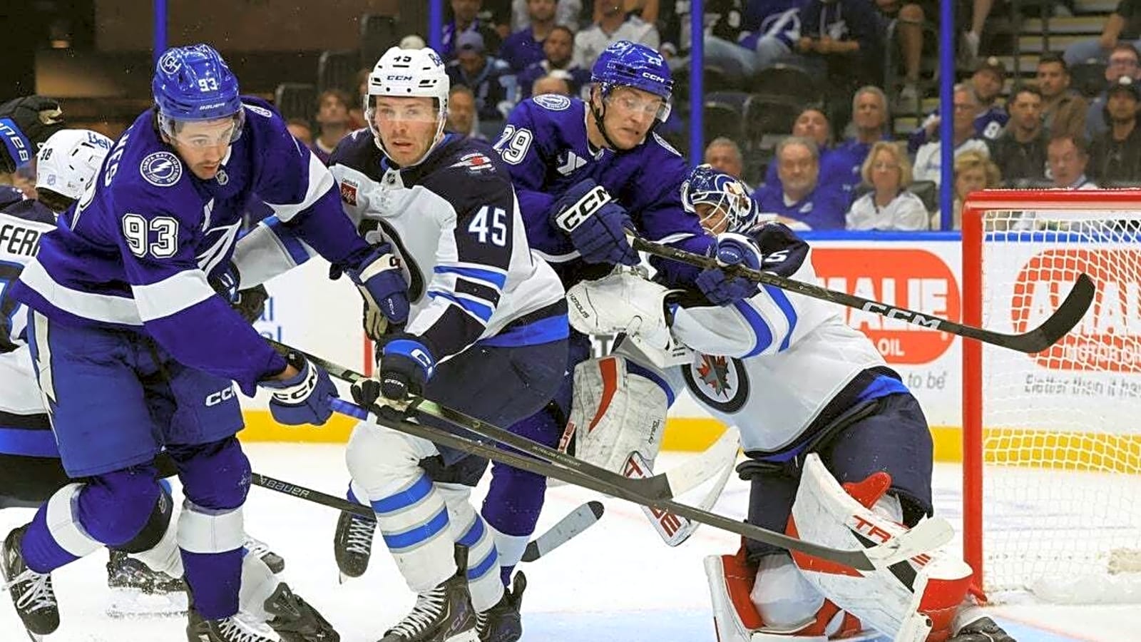 Pontus Holmberg’s 4-point night powers Lightning past Jets