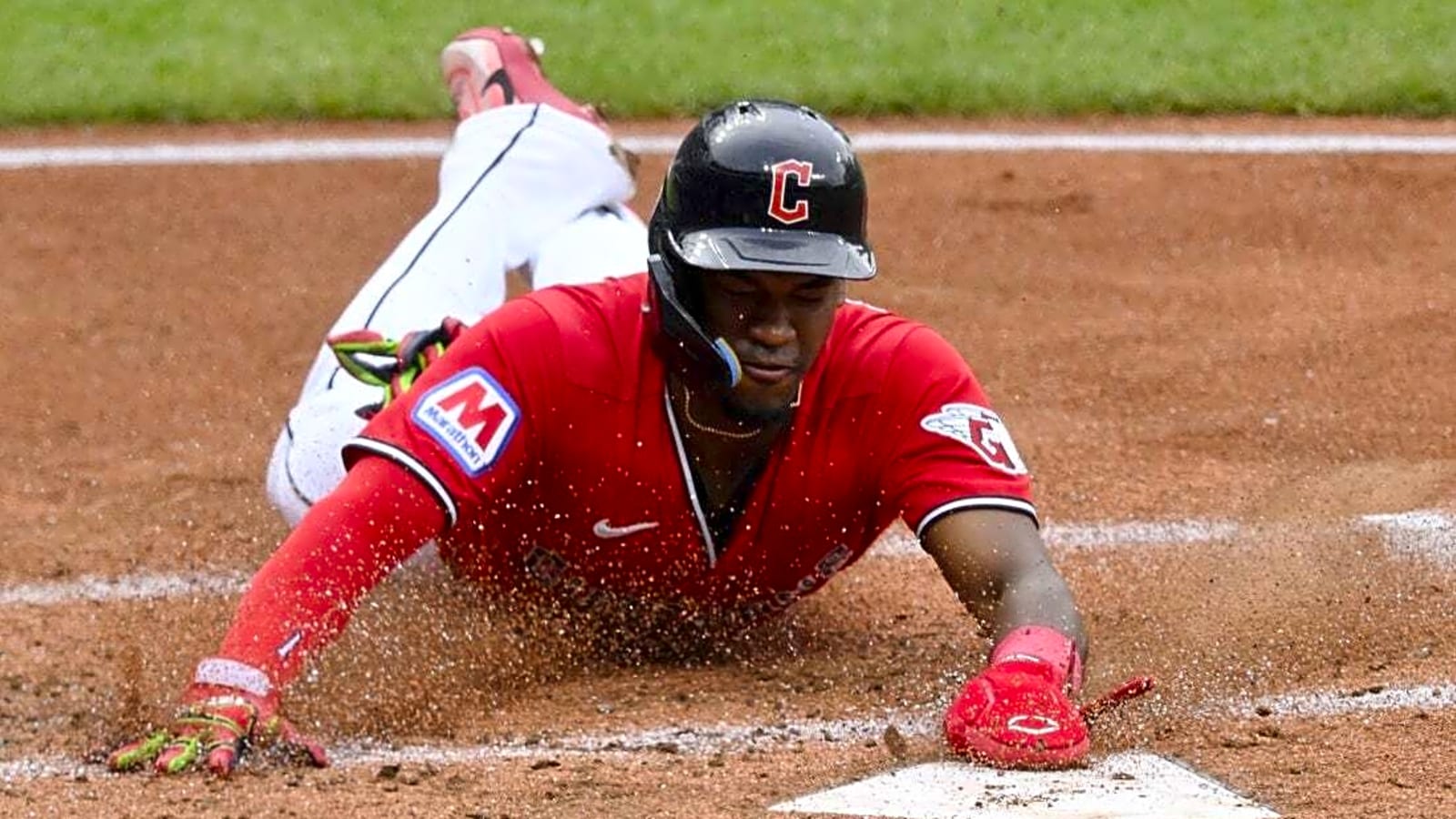 Angel Martinez helps Guardians rally past Reds