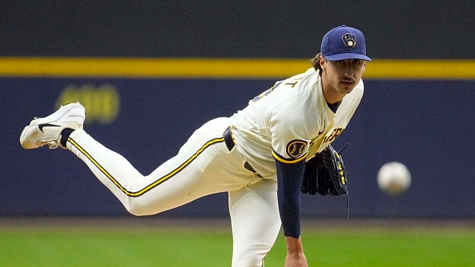 Padres, Brewers match up following dramatic victories