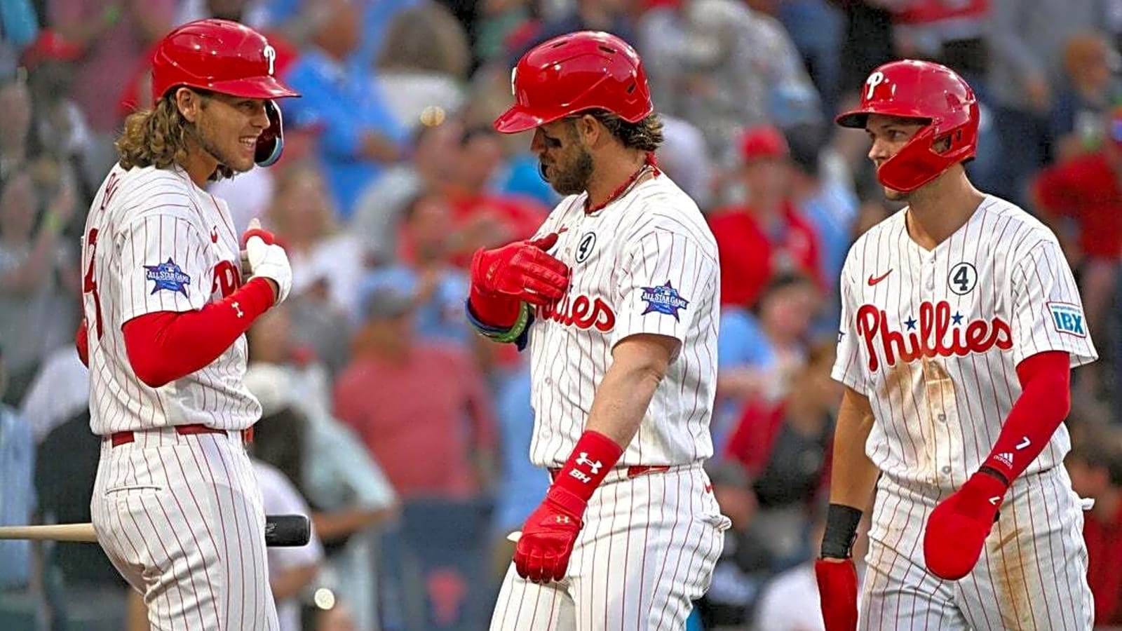 Bryce Harper homers as Phillies edge skidding Padres