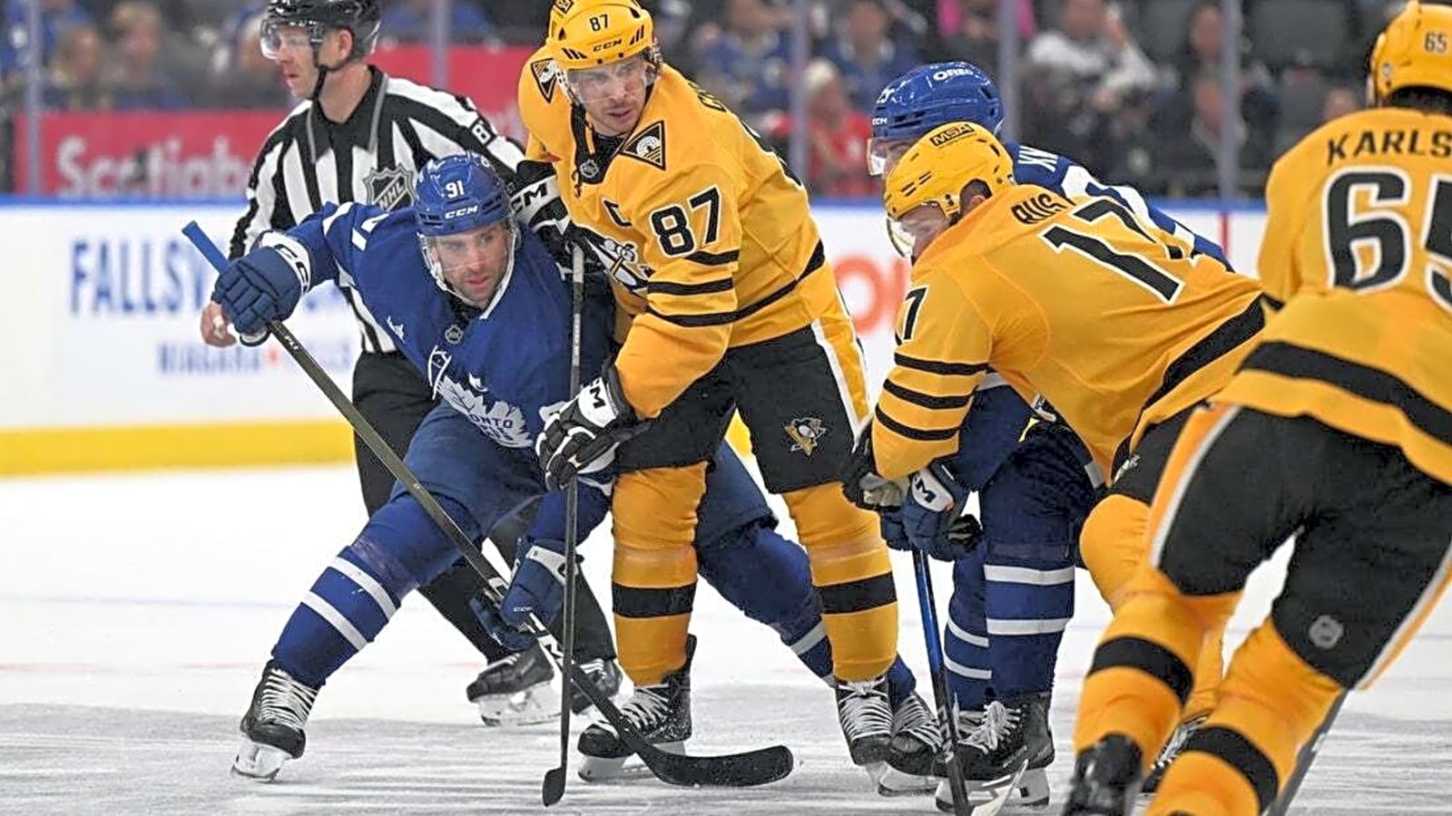 Blackhawks may remain short-handed vs. slumping Pens