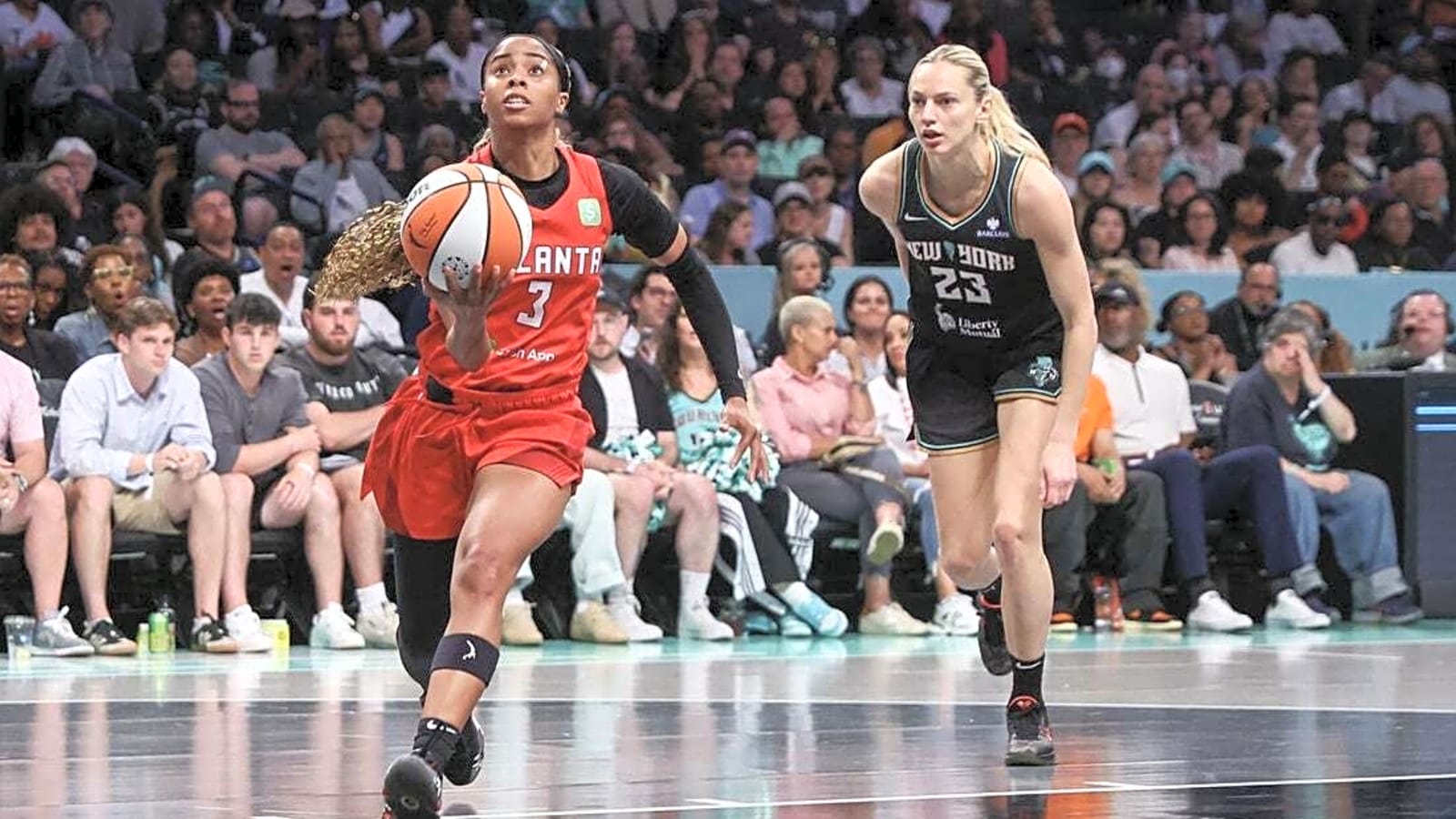 Leonie Fiebich helps Liberty rally past Dream