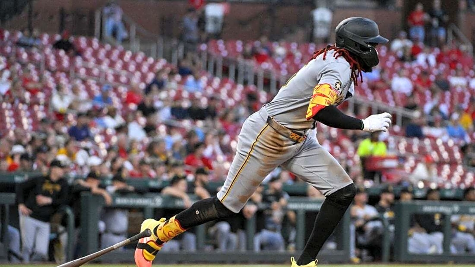 Pirates jump ahead early, take down Cardinals