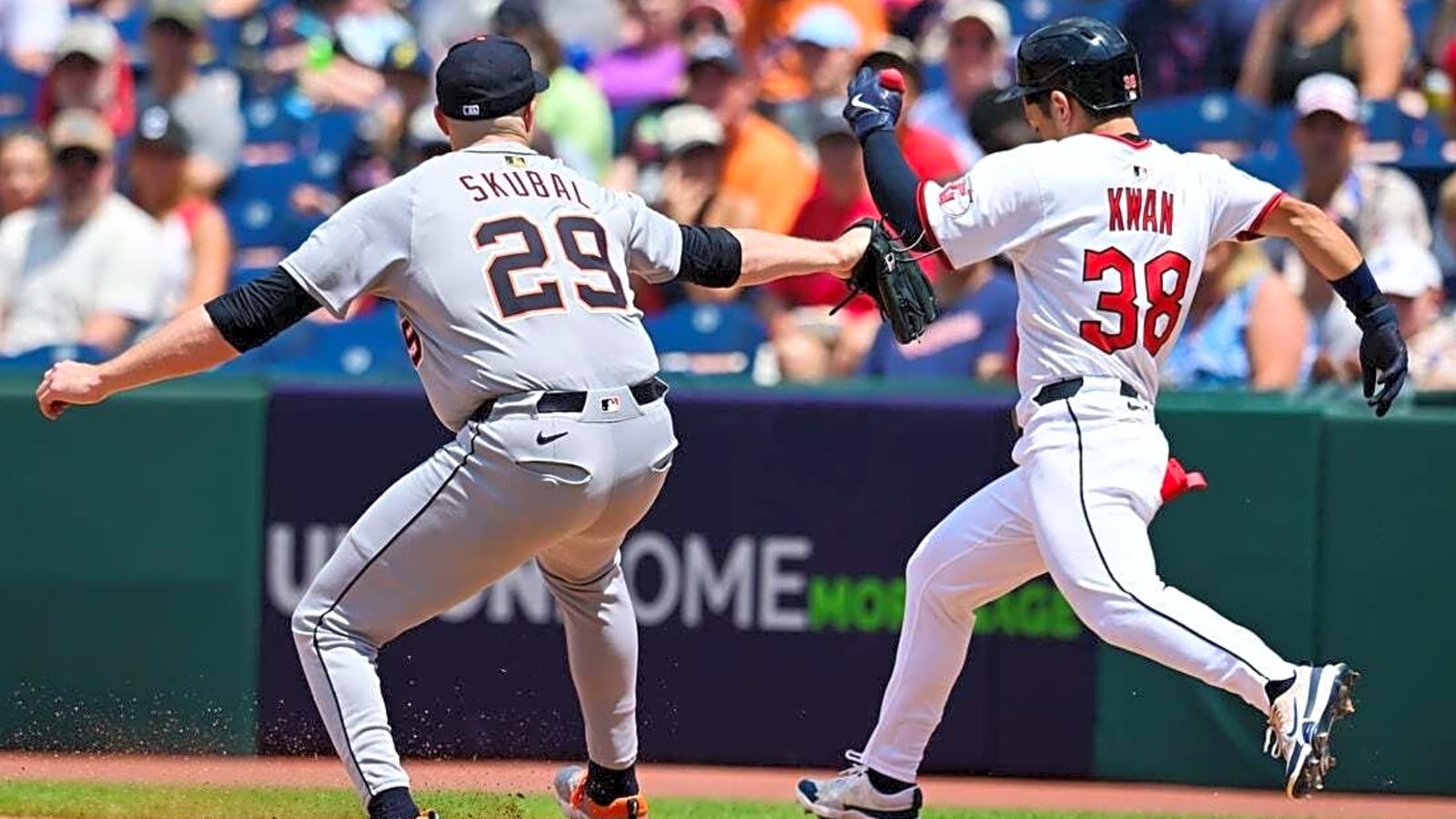 Tigers open it up in extras to hand Guardians tenth straight loss