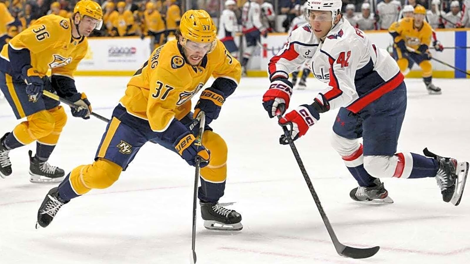 Roman Josi, Steven Stamkos push Predators past Capitals