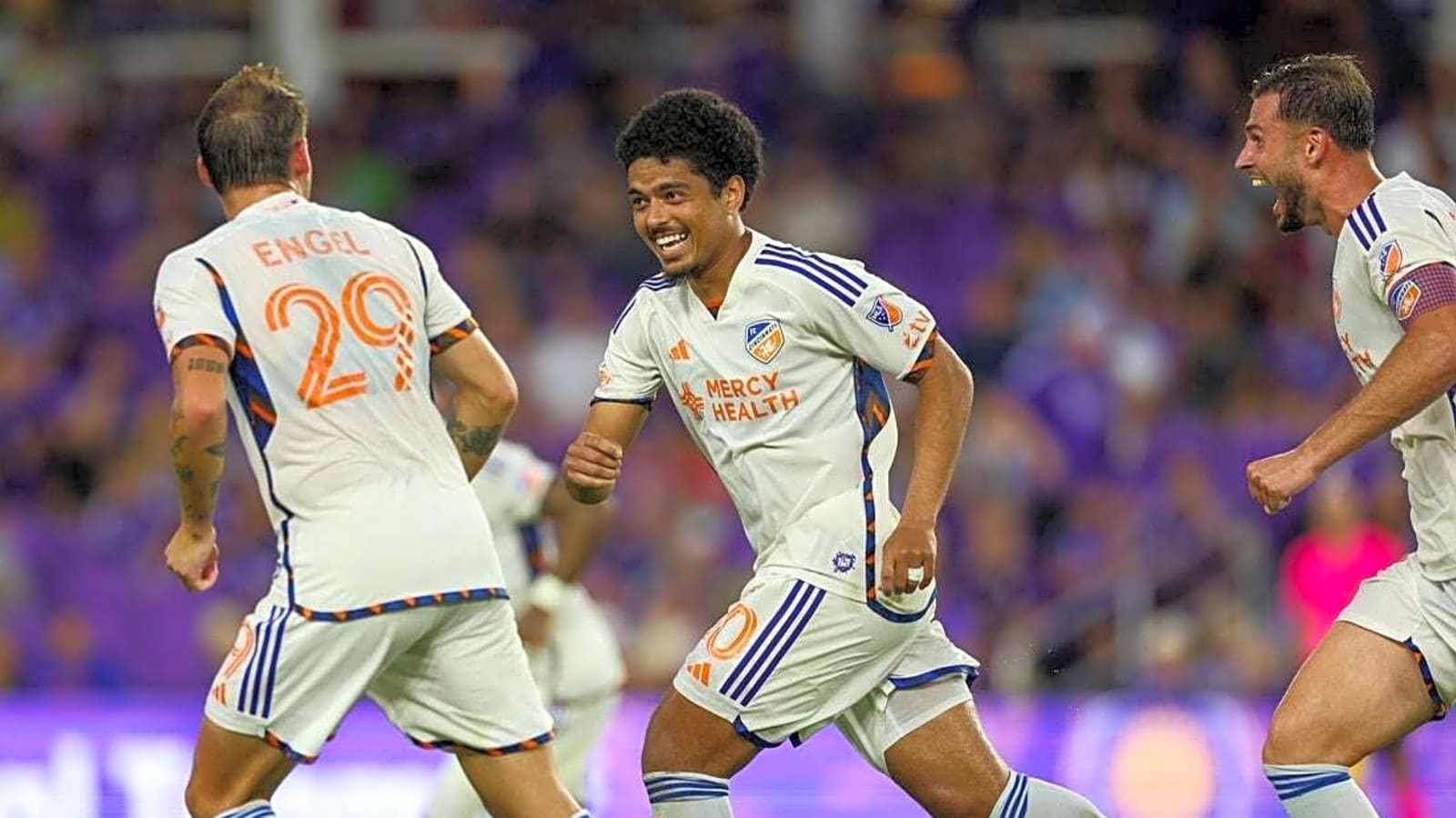 Evander&#39;s brace sets pace as FC Cincinnati bests Orlando City