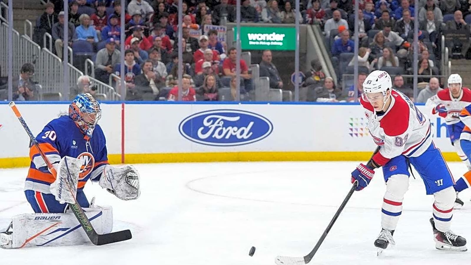 Canadiens ride 3-goal flurry to win, eliminating Isles from playoff race