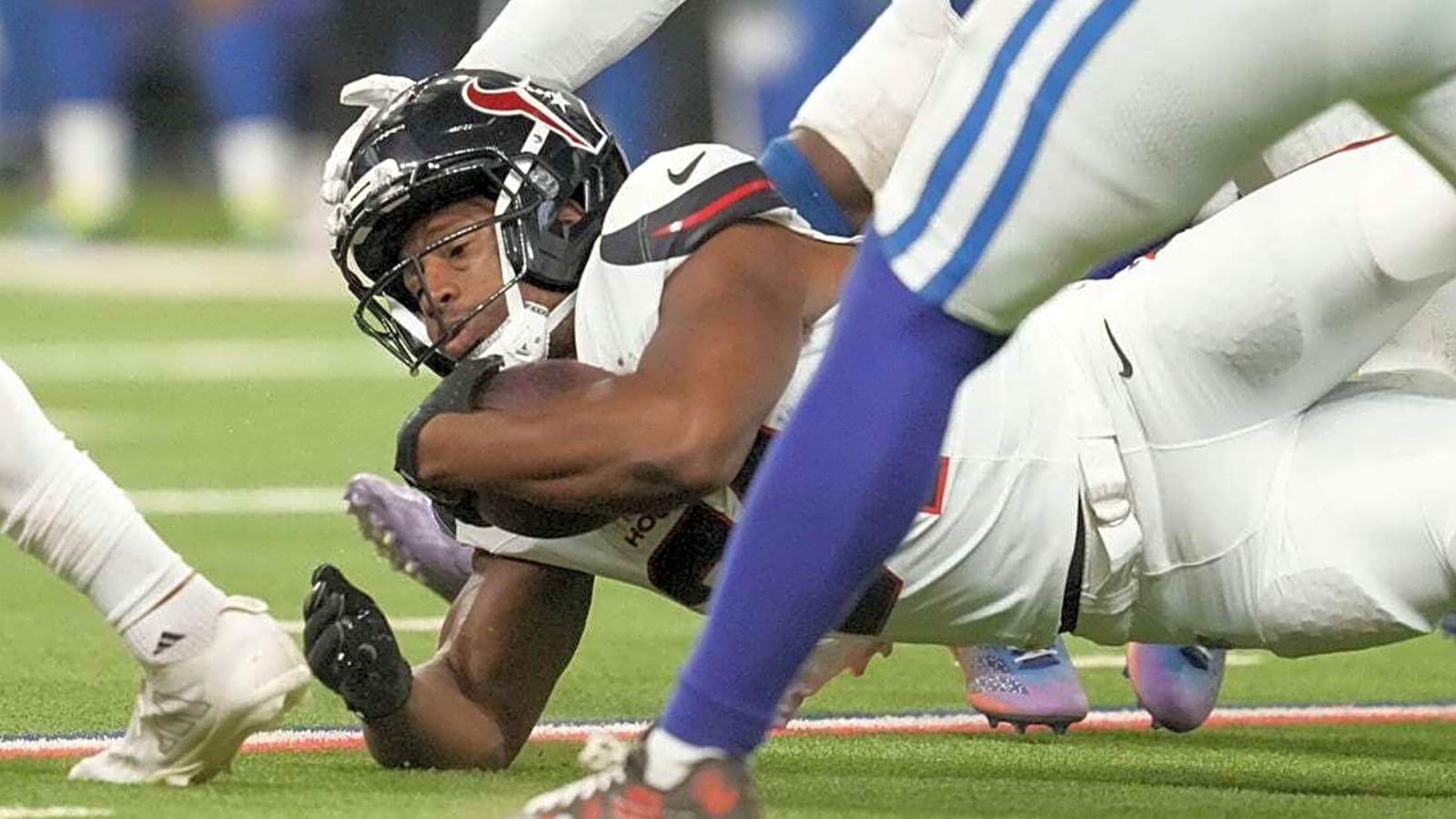 Texans' Nick Chubb, Chiefs' Trent McDuffie, Wanya Morris exit with injuries