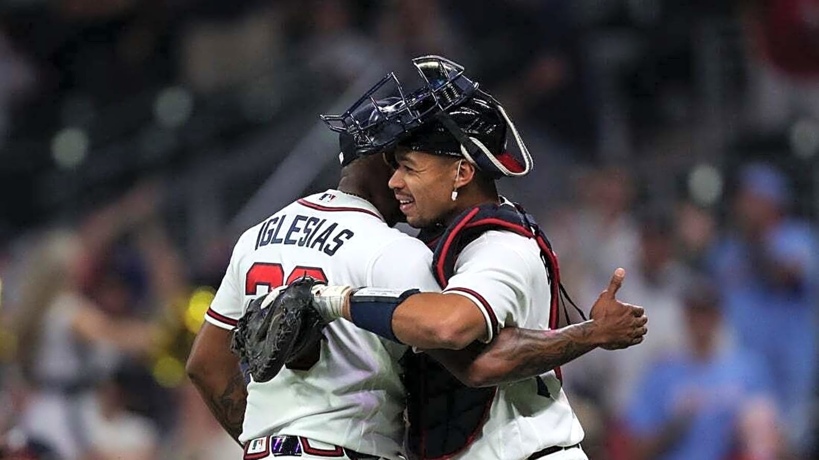 Dominic Smith's 3-run double rallies Braves past Marlins