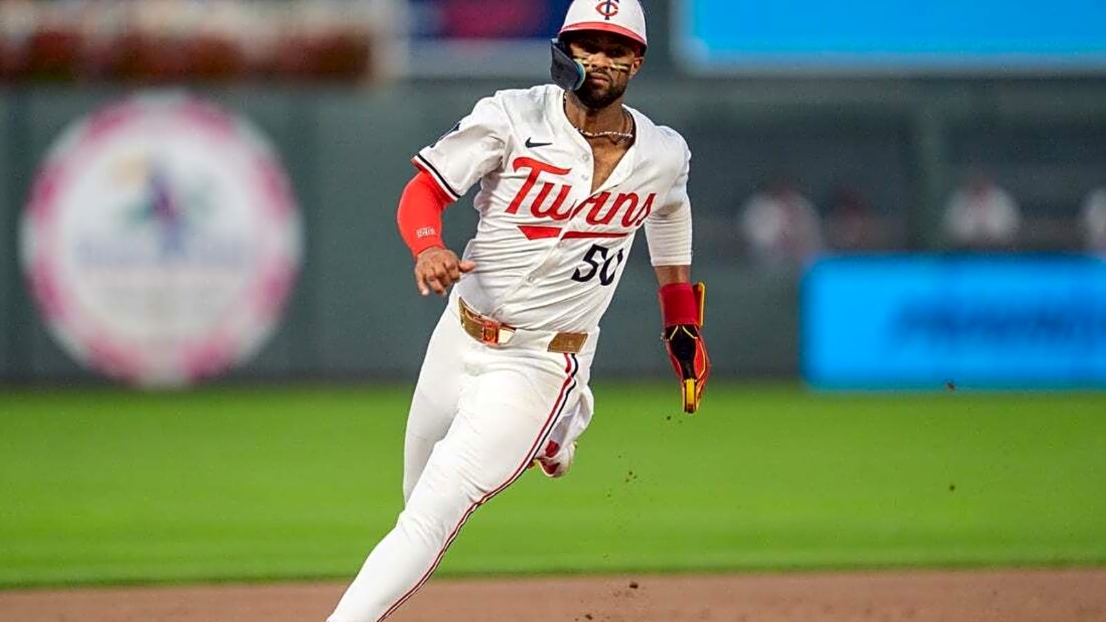 Reports: Cubs acquire versatile Willi Castro from Twins