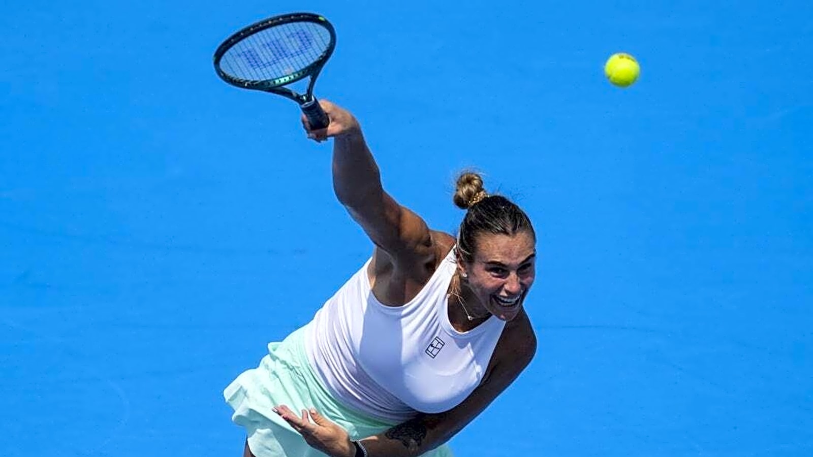 Aryna Sabalenka outlasts Emma Raducanu in Cincinnati third round