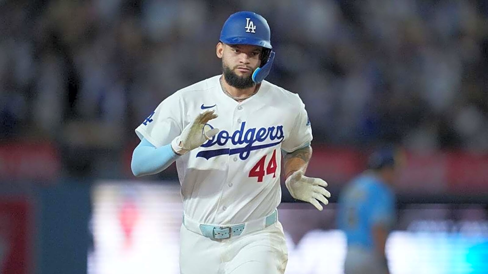 Dodgers OF Andy Pages (hand) leaves Pirates game