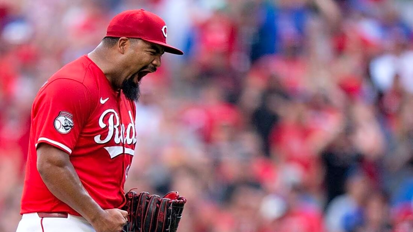 Reds on cusp of playoffs, set for series with Pirates