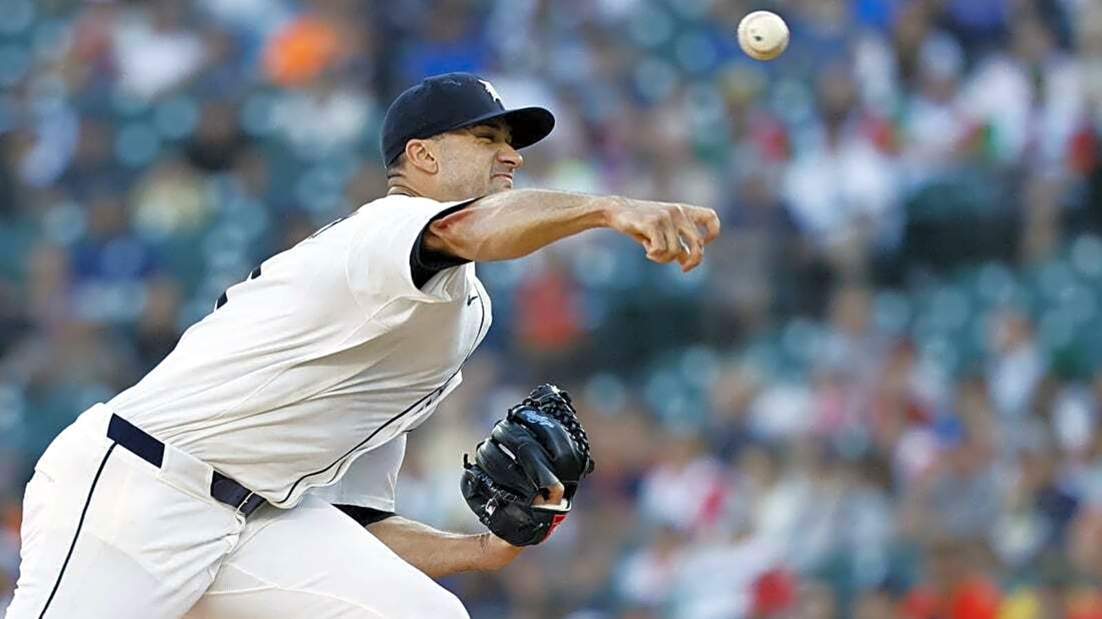 Tigers dominate all facets of 10-0 win over Astros