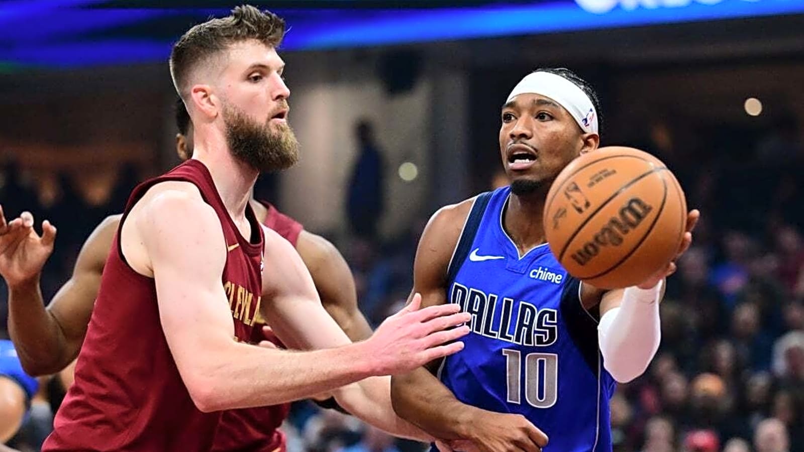 Cooper Flagg posts double-double as Mavs stun Cavs