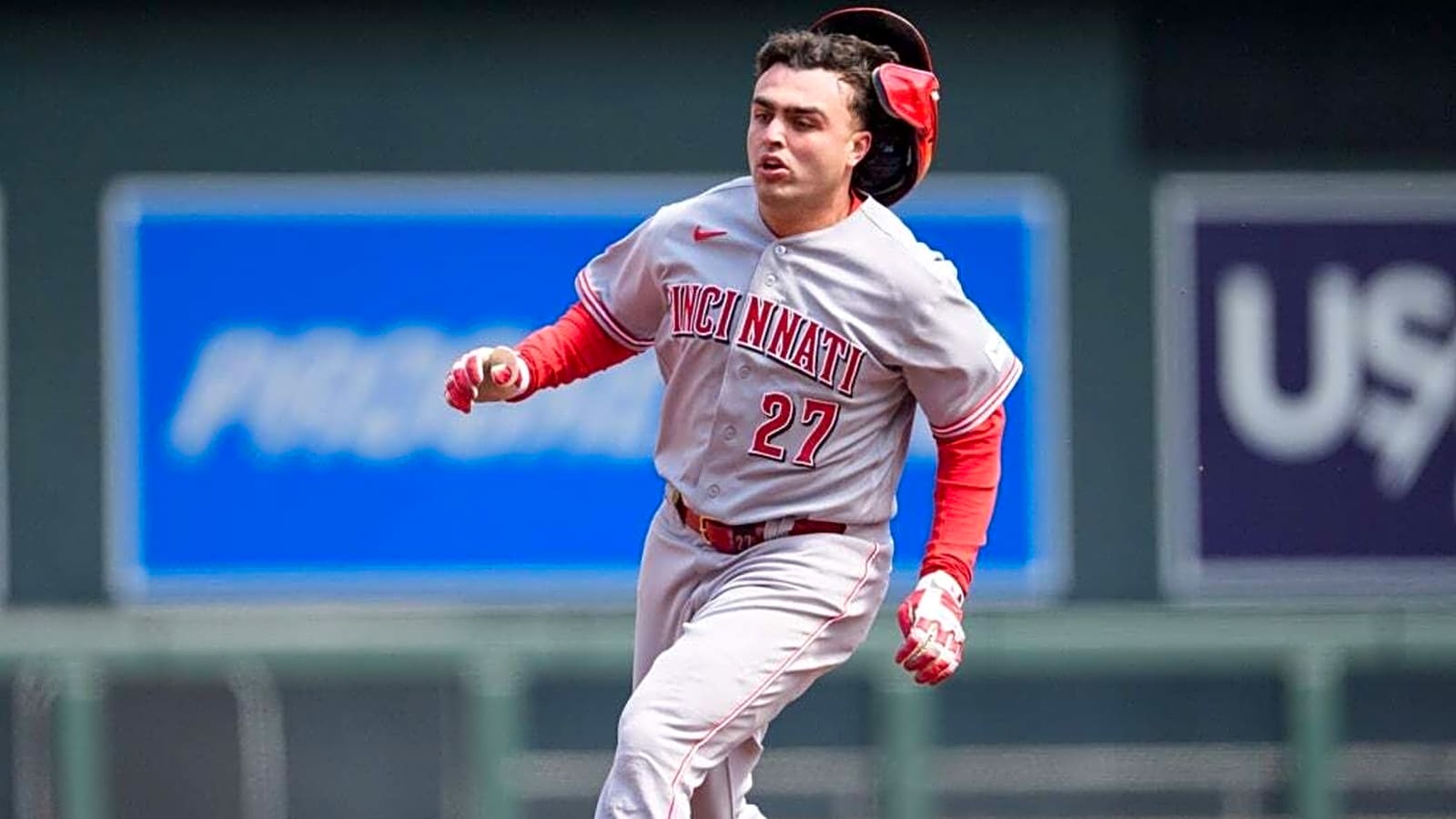 Dane Myers' hit in 9th lifts Reds past Twins