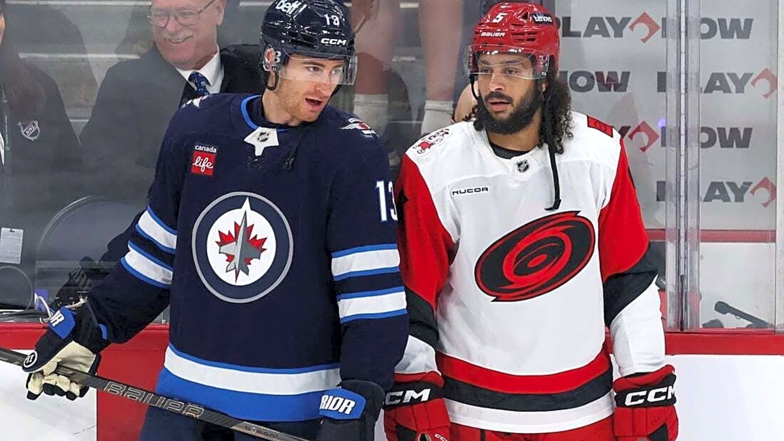 Hurricanes win 7th straight, defeat Jets