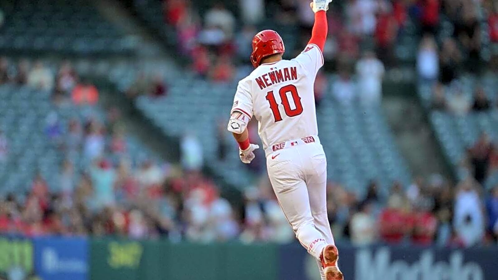 Report: Tigers sign INF Kevin Newman to minor league contract