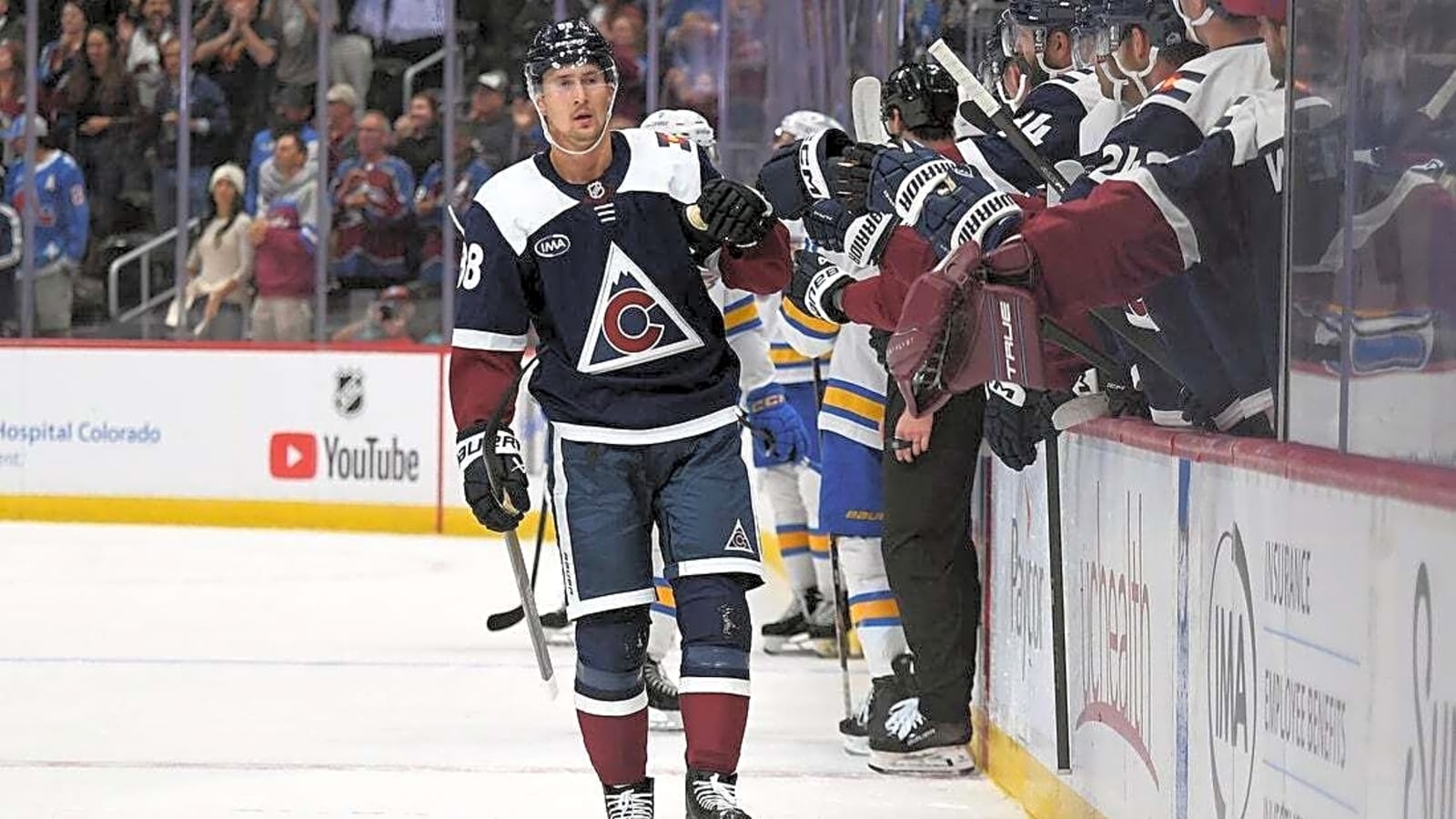 Martin Necas' 3 points help Avalanche blast Blues