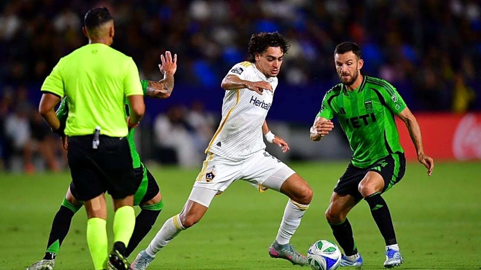 Cellar-dwelling Galaxy take aim at rival LAFC