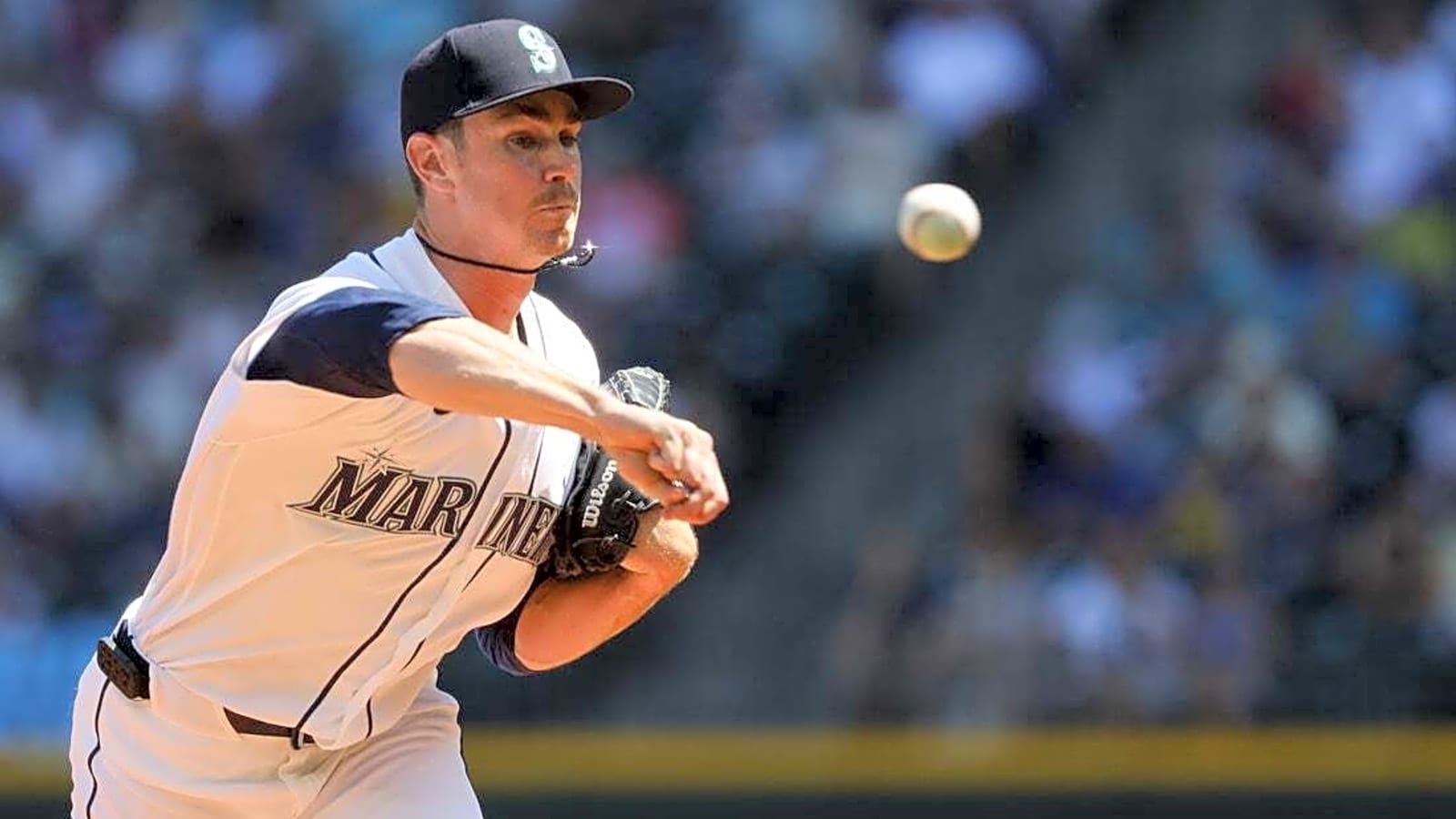 Tigers, Mariners resume playoff push after deadline maneuvering