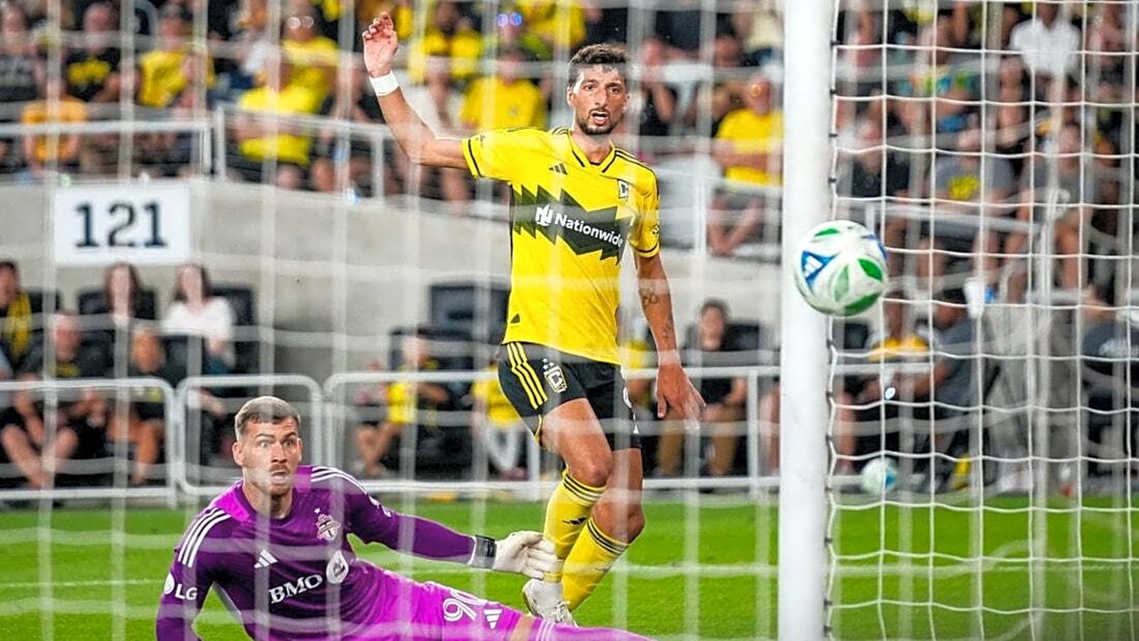 Toronto FC, Columbus battle to 1-1 draw