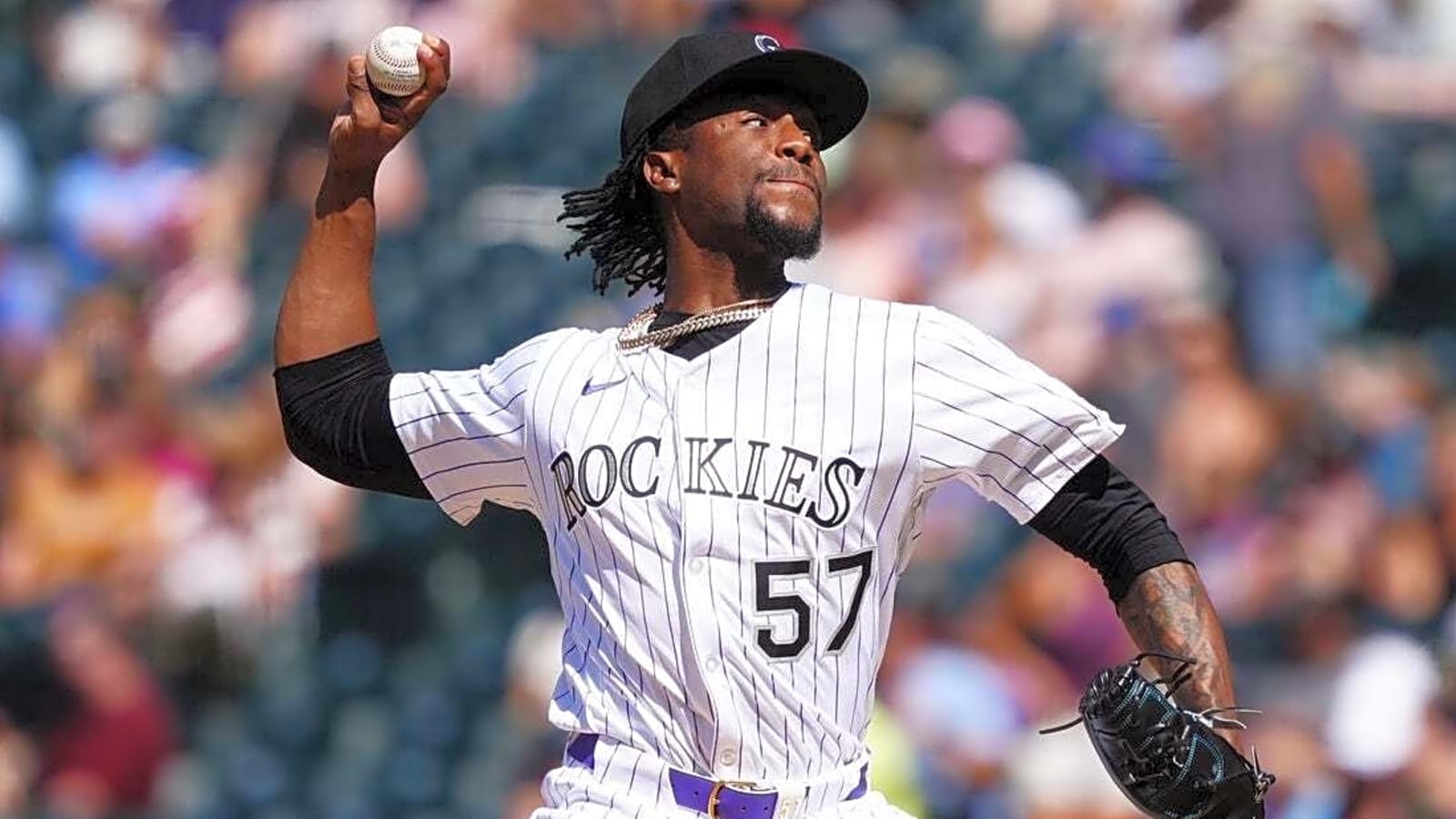 Yankees acquire RHP Angel Chivilli from Rockies