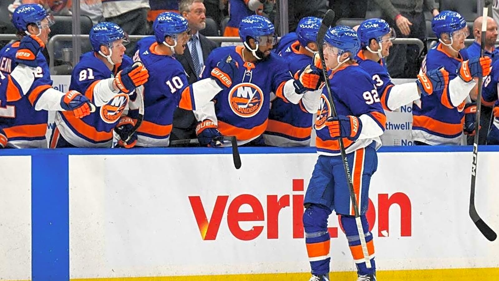 Simon Holmstrom (2 goals), Isles edge sinking Flames