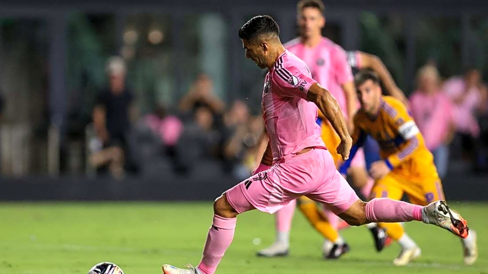 Leagues Cup roundup: Miami, minus Lionel Messi, edges Tigres