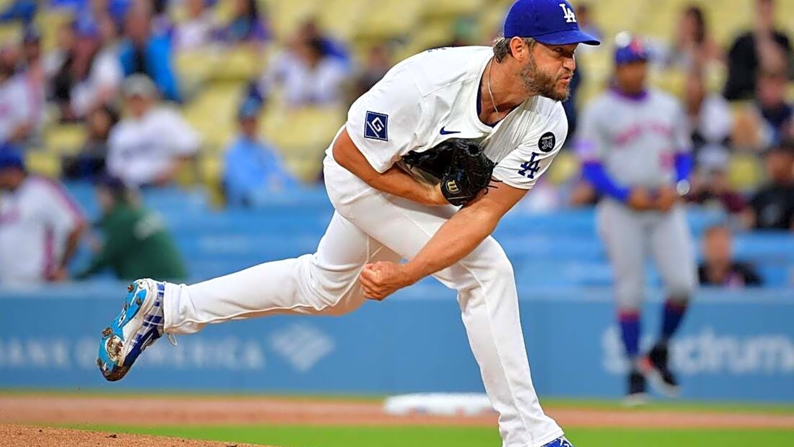 Dodgers&#39; Clayton Kershaw takes on old foe Giants with NL West lead on line