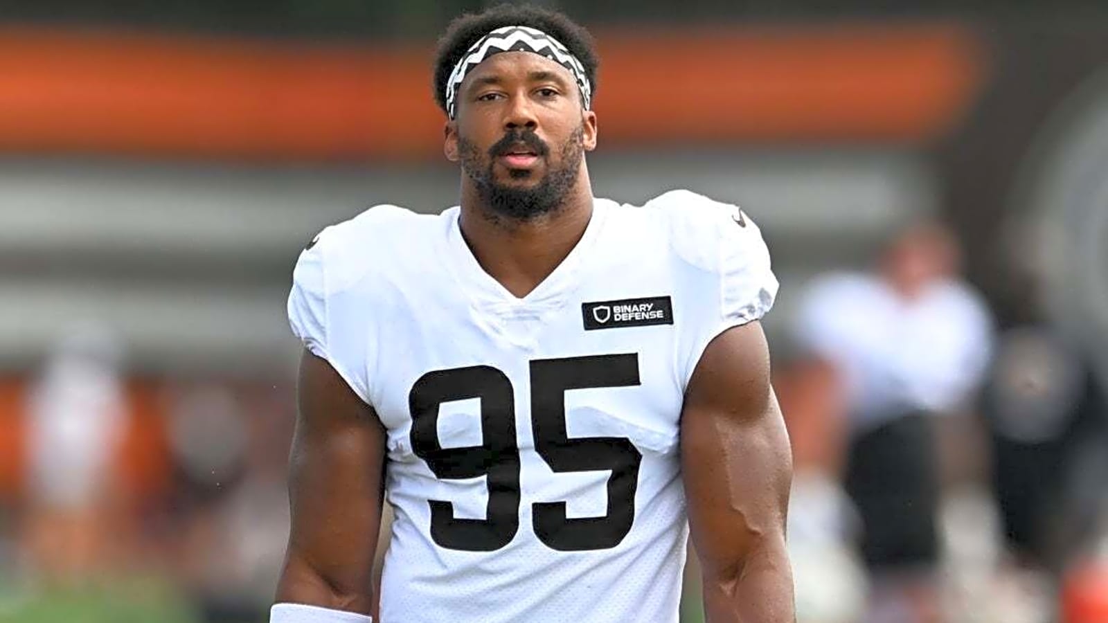 Browns DE Myles Garrett cited for 100 mph in a 60 mph zone